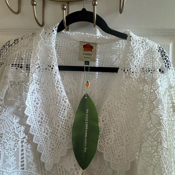 FARM Rio White Lace Top - Picture 2 of 3
